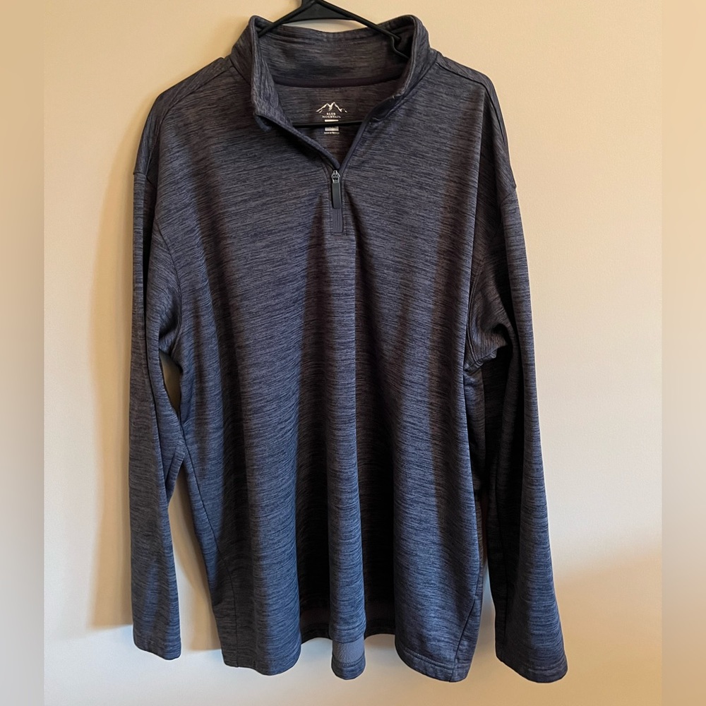 Men’s pull over top Sz XL